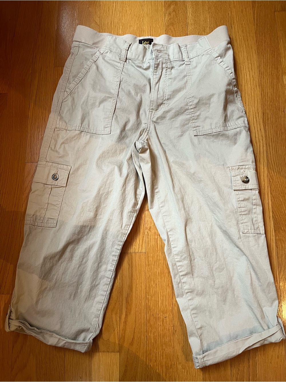 Lee Women’s Light Beige Capris Size 12